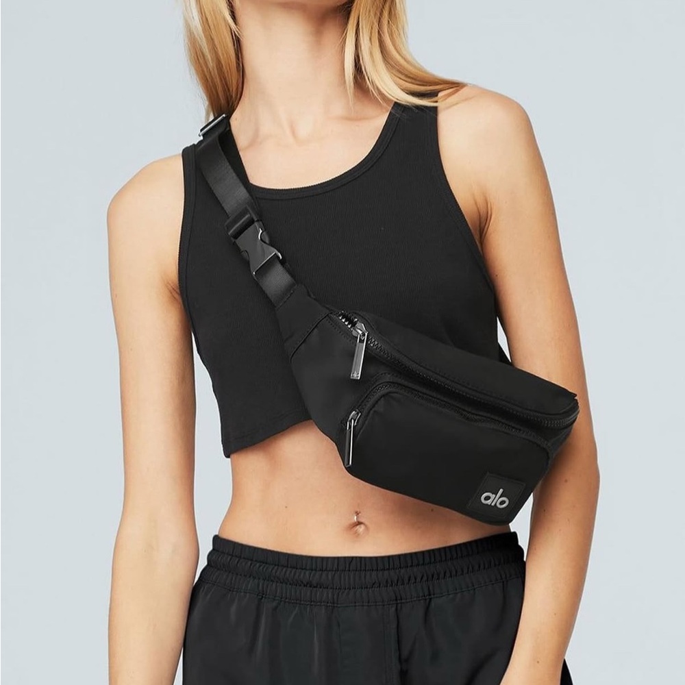 Alo yoga Explorer Fanny Pack - Picture 2 of 7